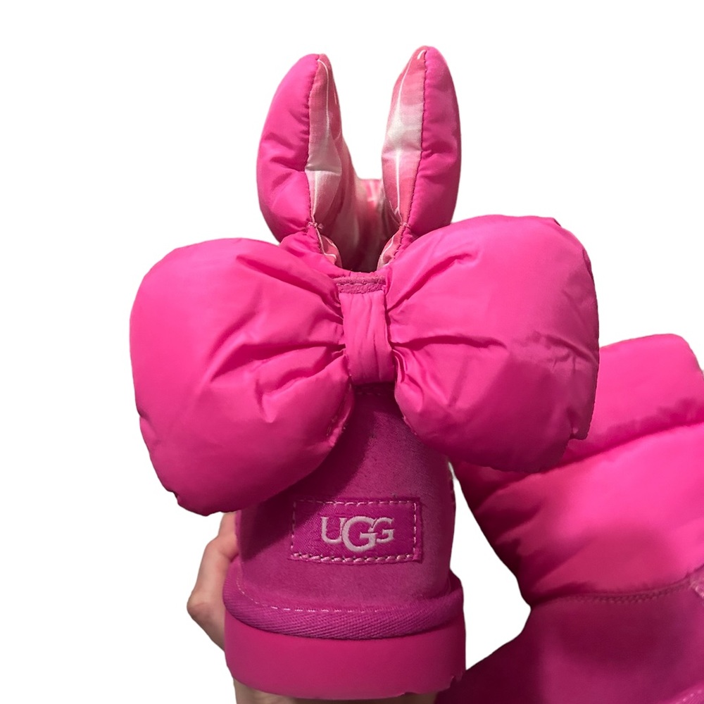 UGG- BRAND NEW